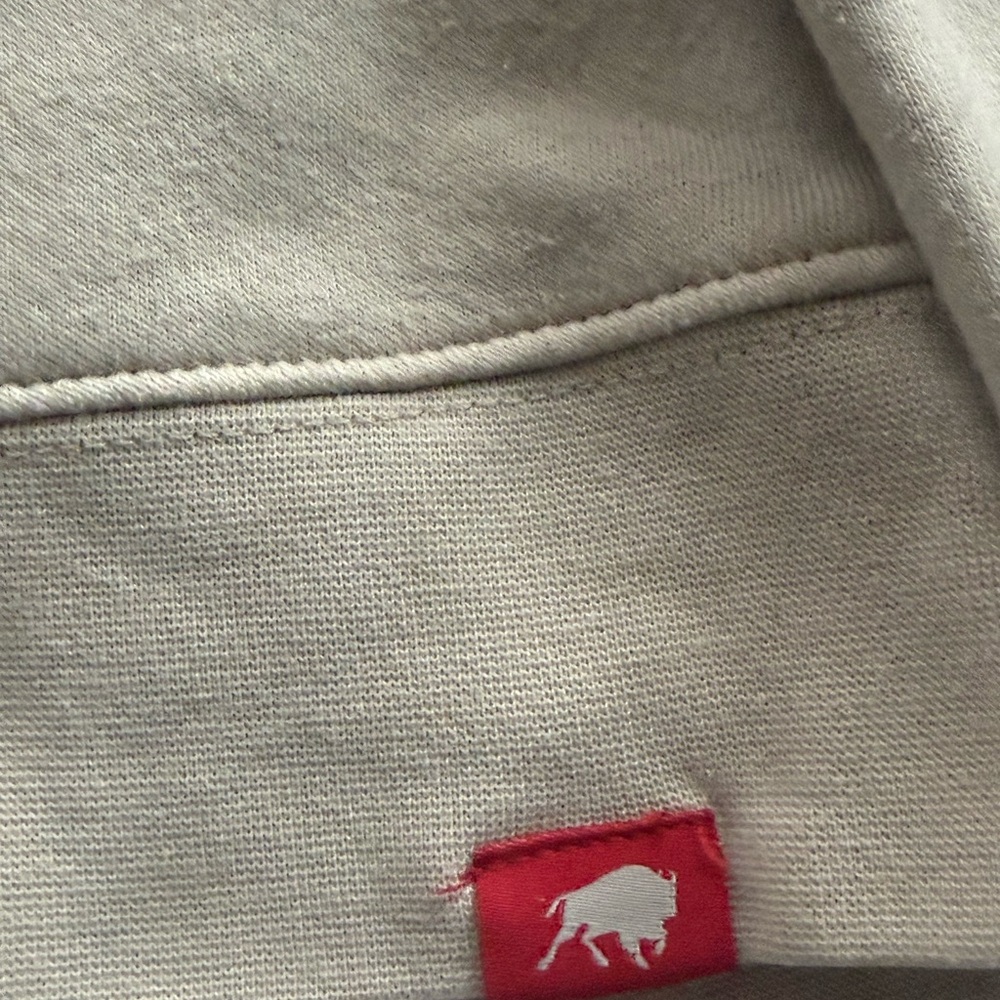 Sportiqe Chicago Bulls Size M women’s cream Pullover Sweatshirt Comfy SMALL - Picture 3 of 12